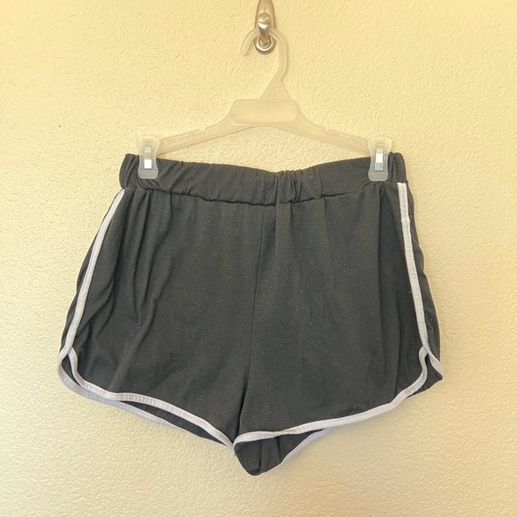 Zaful | Black and White Crop Tank and Shorts Set - Picture 14 of 14